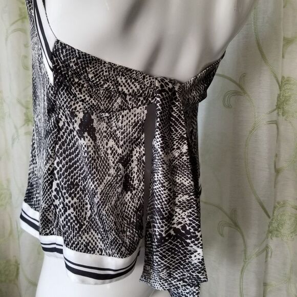 EXPRESS womens XS black & white snakeskin print chain halter open back blouse - Picture 2 of 5